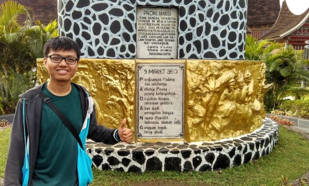 Tugu Padang